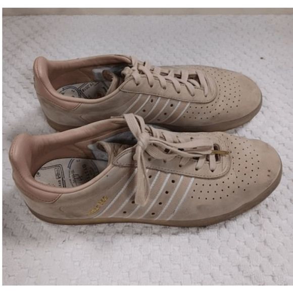 Athletic_Shoes